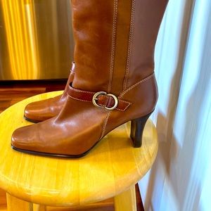 Like NEW Anne Klein boots.